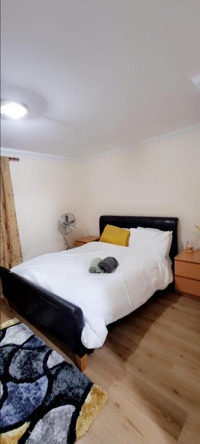 דאגנהאם 2 Bedroom Apartment - Greater London מראה חיצוני תמונה